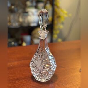 Elegant Clear Leaded Crystal Glass Decanter Vintage